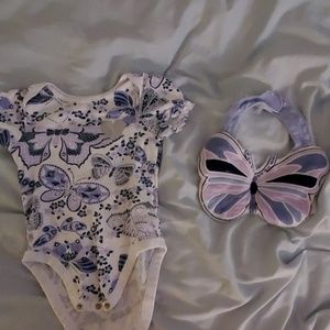 Onesie with butterfly bib 6-9mon